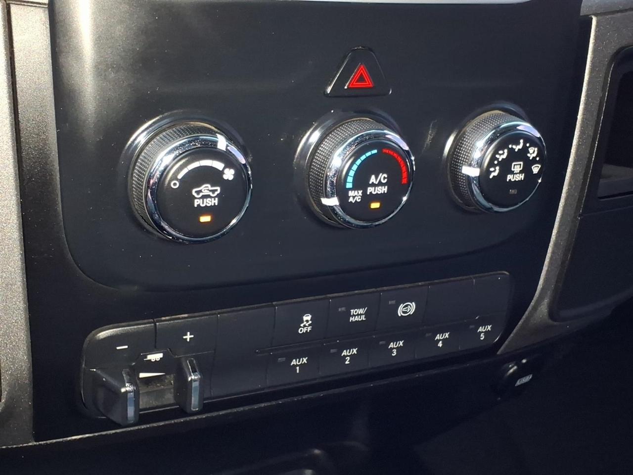 RAM 2500 4WD Crew Cab 169" Tradesman 2015