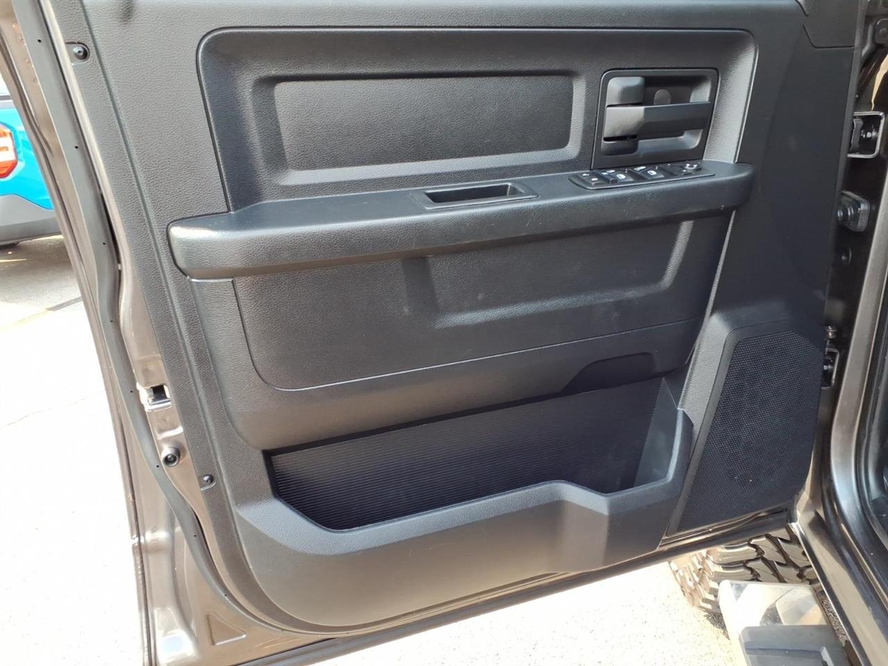 RAM 2500 4WD Crew Cab 169" Tradesman 2015