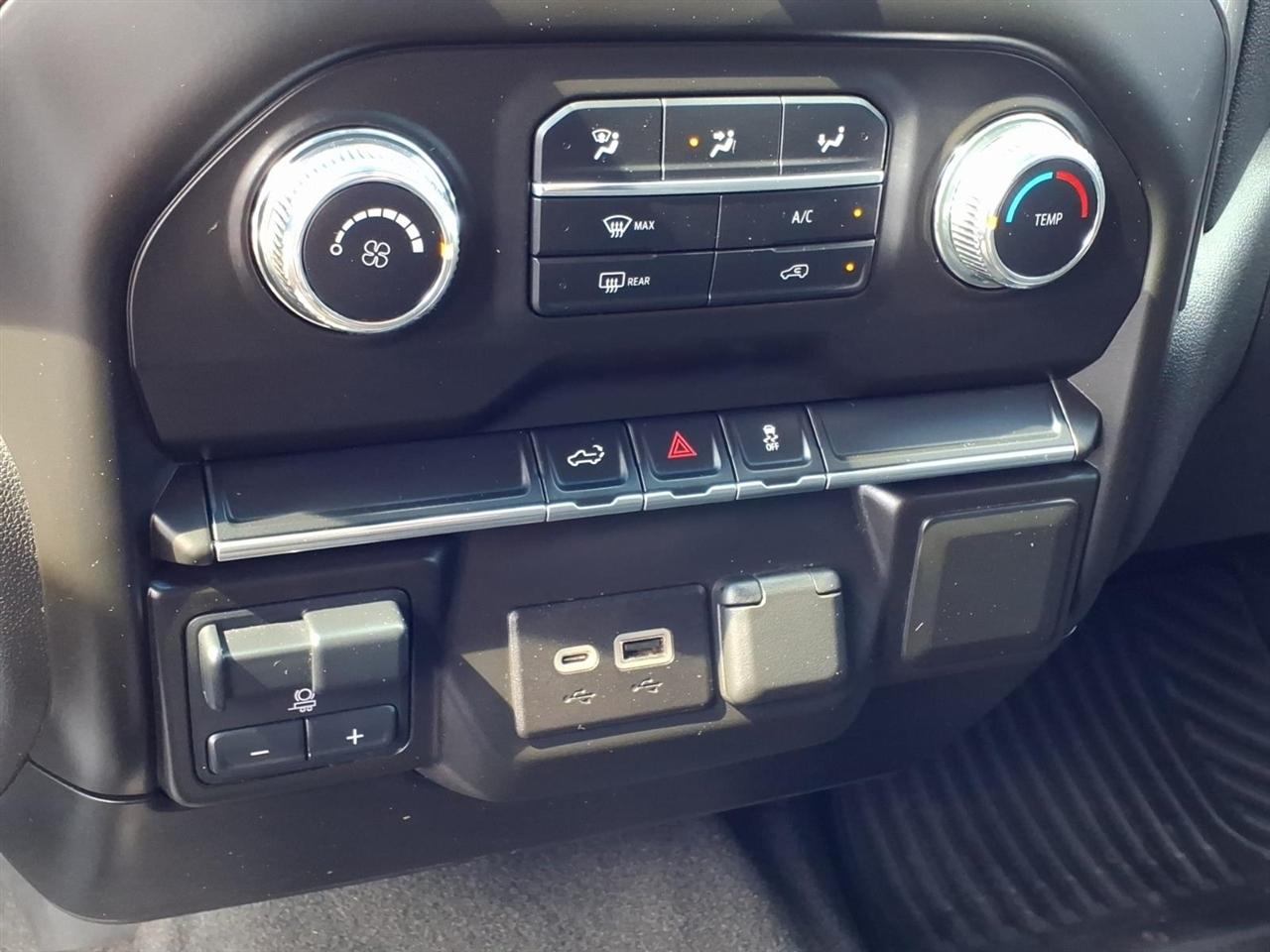 GMC Sierra 1500 4WD Crew Cab 157" 2021