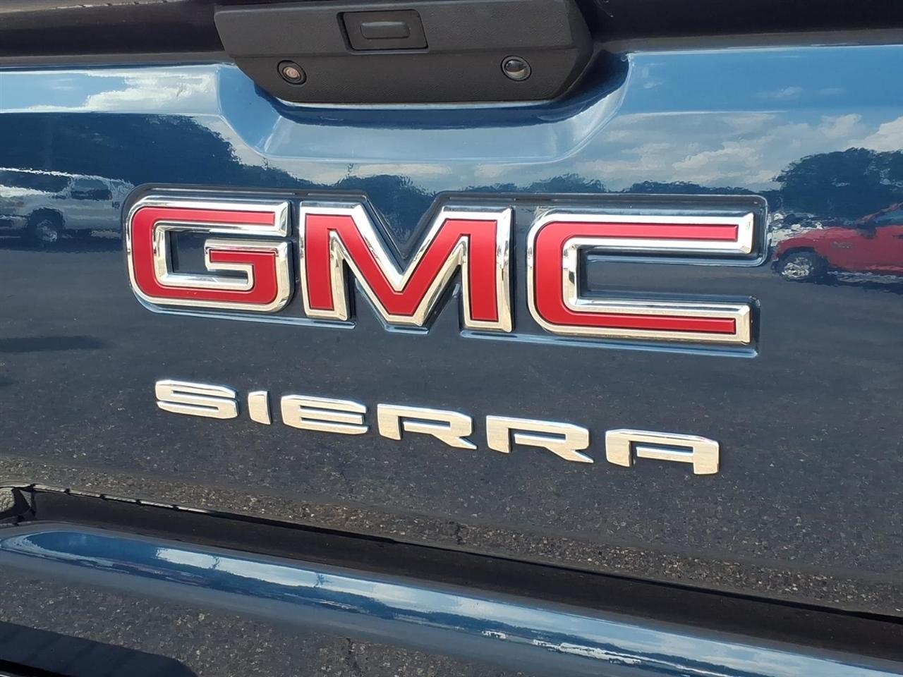 GMC Sierra 1500 4WD Crew Cab 157" 2021