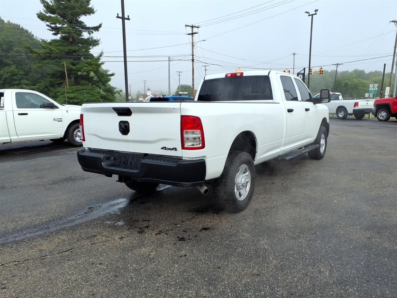 RAM 2500 Tradesman 4x4 Crew Cab 8' Box 2023