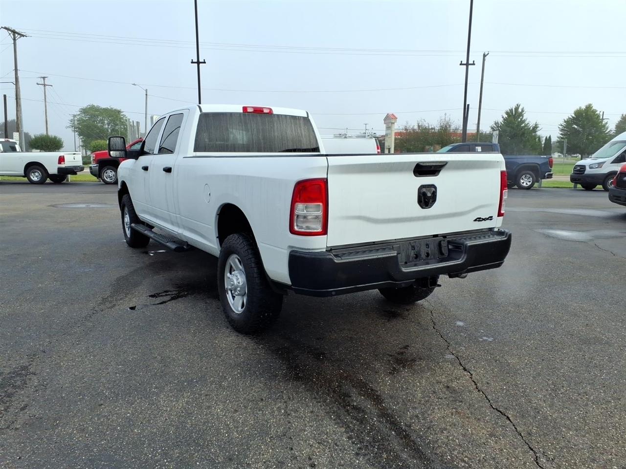 RAM 2500 Tradesman 4x4 Crew Cab 8' Box 2023