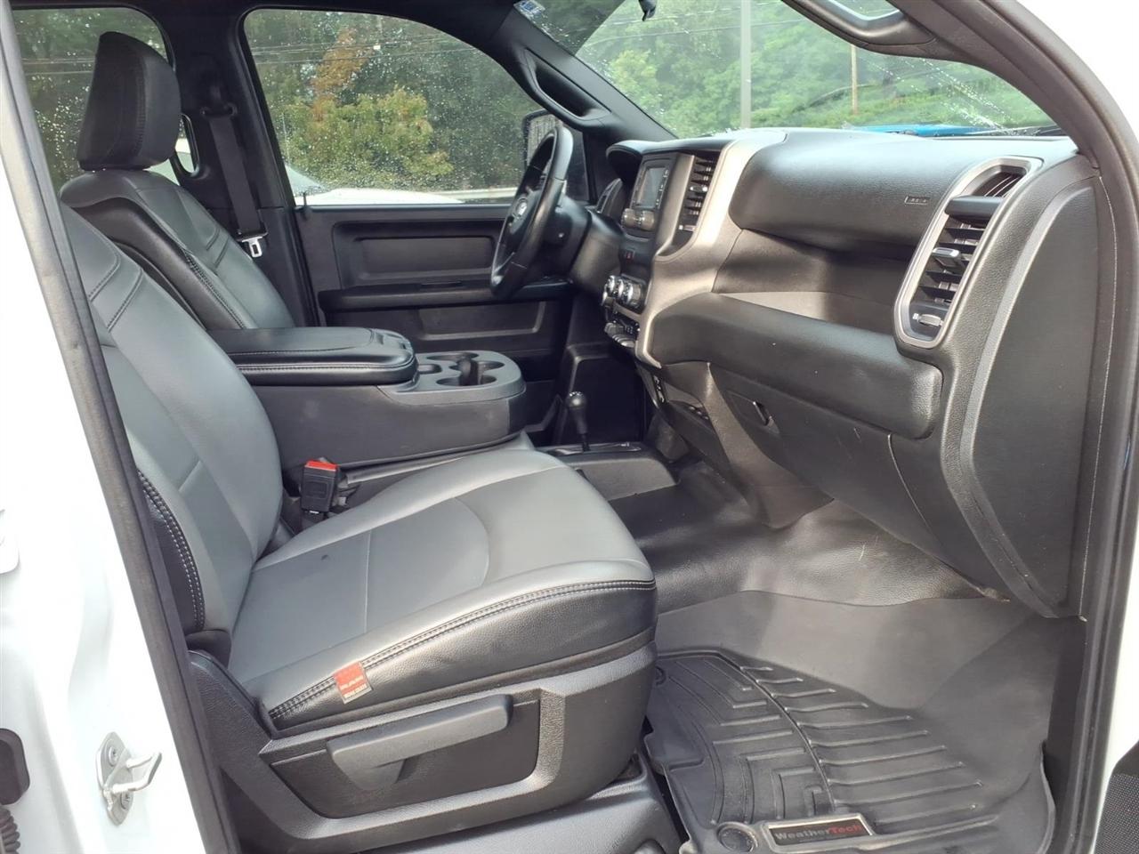 RAM 2500 Tradesman 4x4 Crew Cab 8' Box 2023