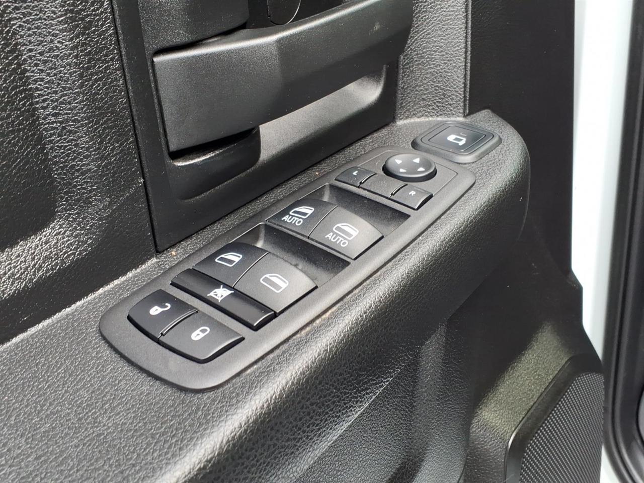 RAM 2500 Tradesman 4x4 Crew Cab 8' Box 2023