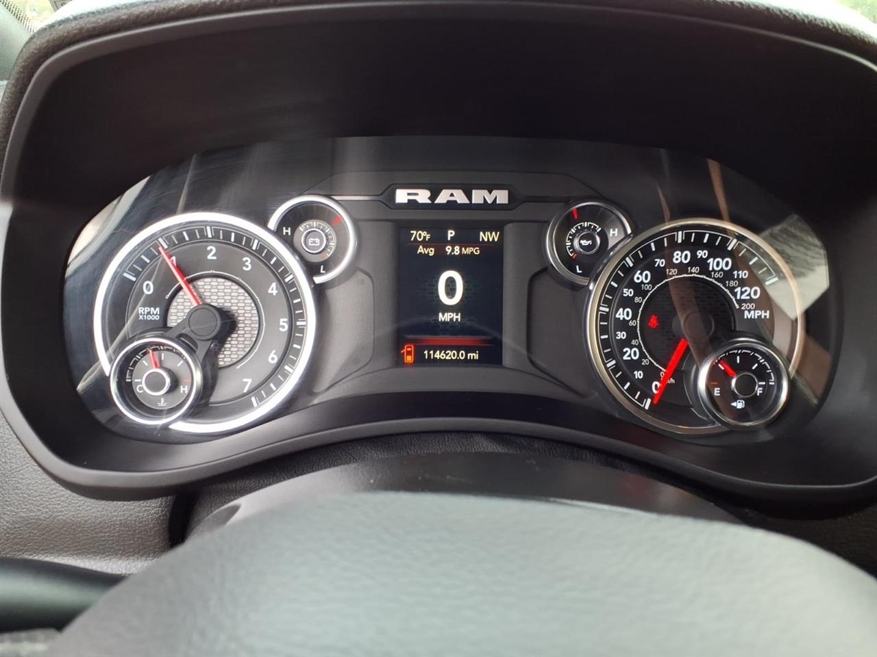 RAM 2500 Tradesman 4x4 Crew Cab 8' Box 2023