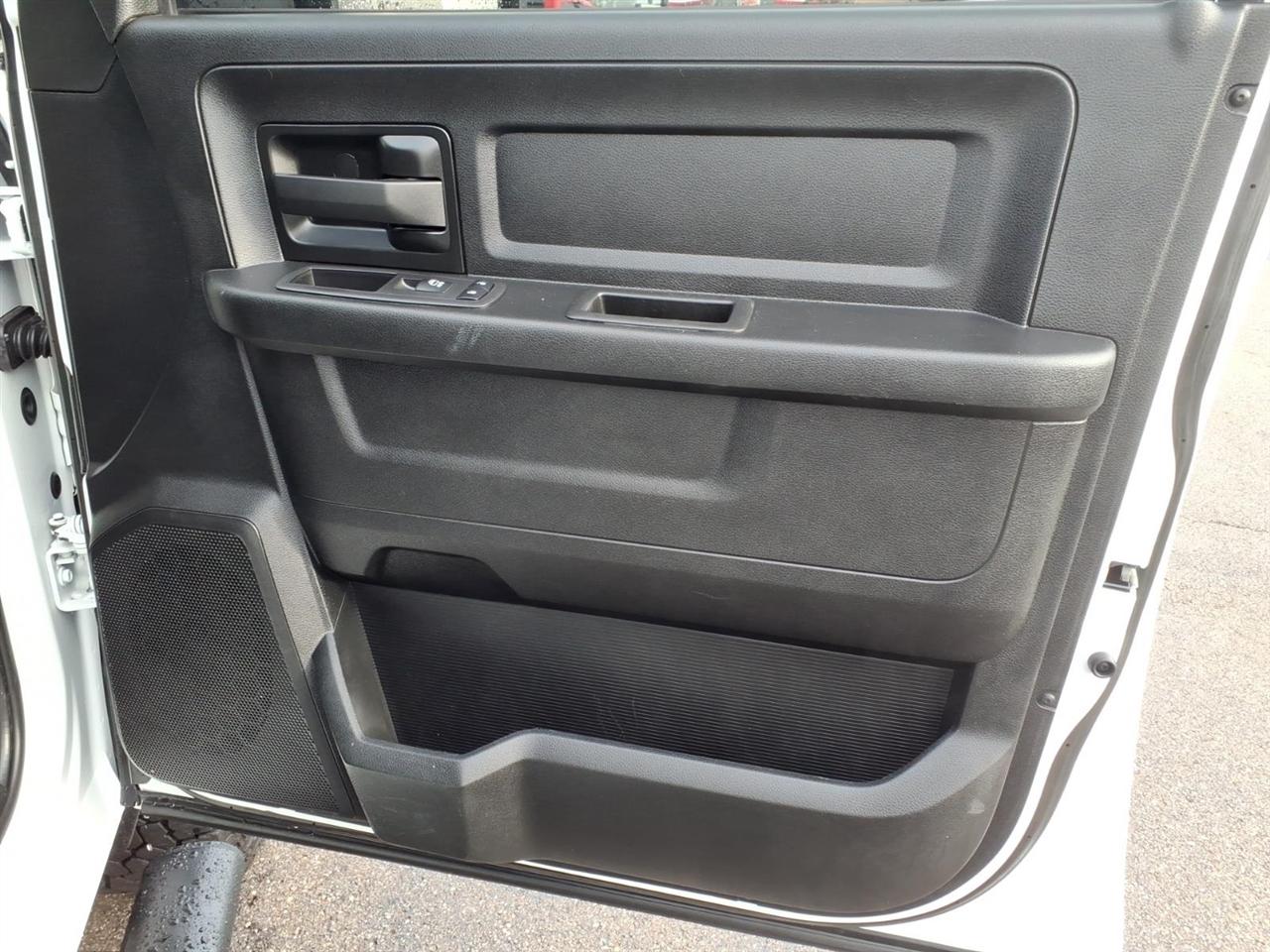 RAM 2500 Tradesman 4x4 Crew Cab 8' Box 2023