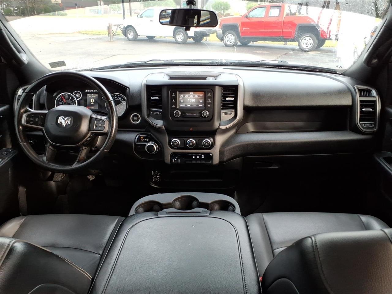 RAM 2500 Tradesman 4x4 Crew Cab 8' Box 2023