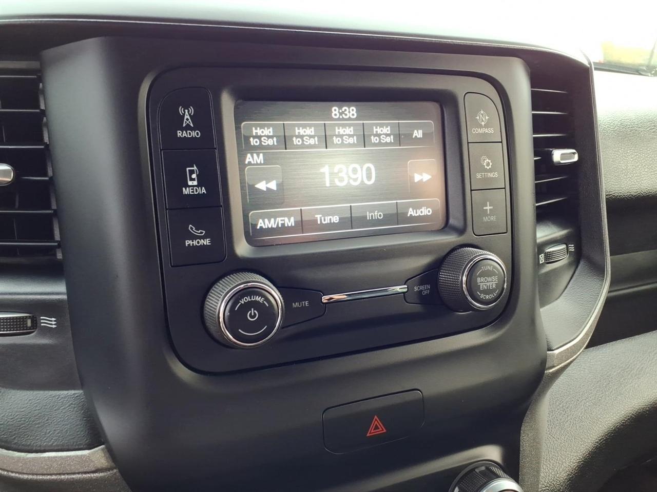 RAM 2500 Tradesman 4x4 Crew Cab 8' Box 2023