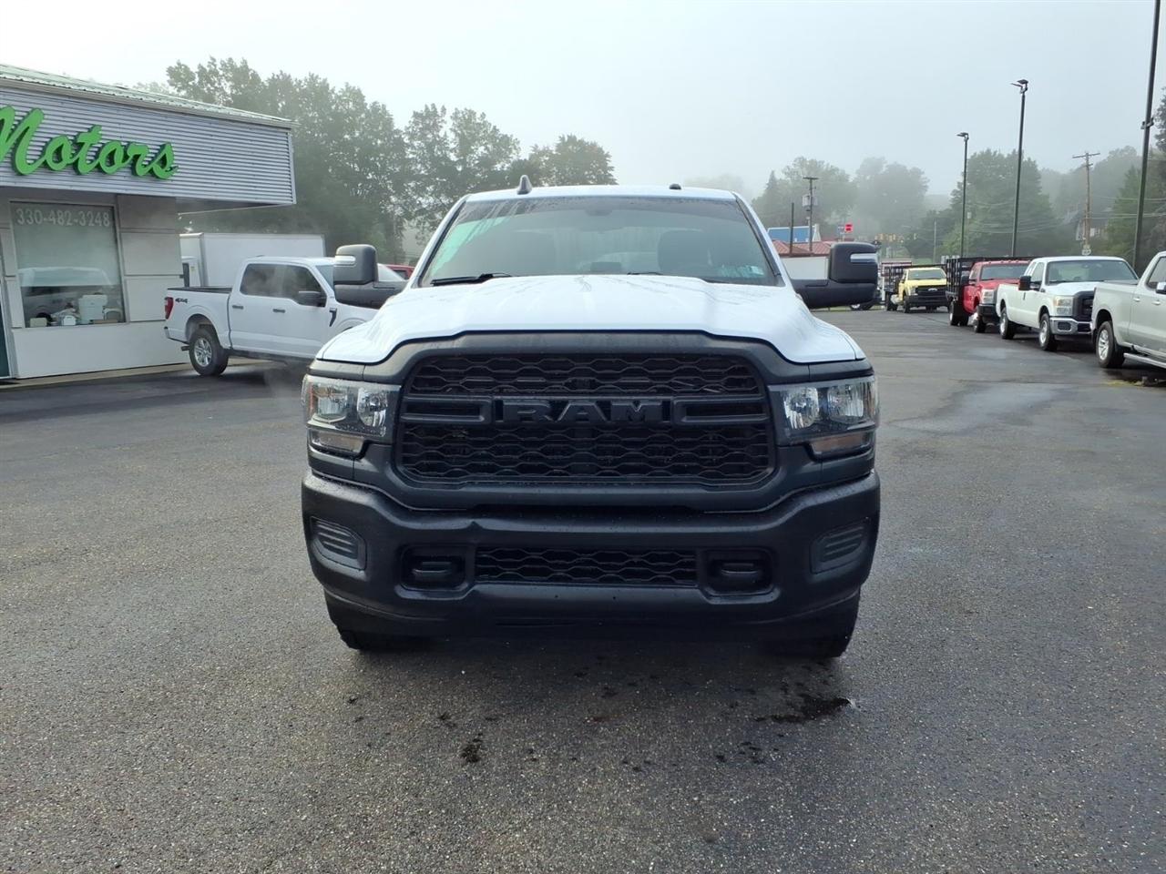 RAM 2500 Tradesman 4x4 Crew Cab 8' Box 2023