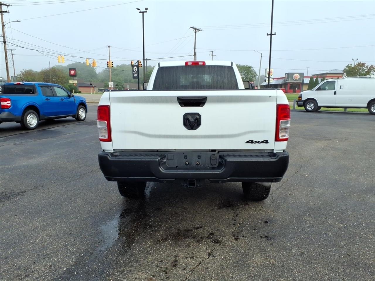 RAM 2500 Tradesman 4x4 Crew Cab 8' Box 2023