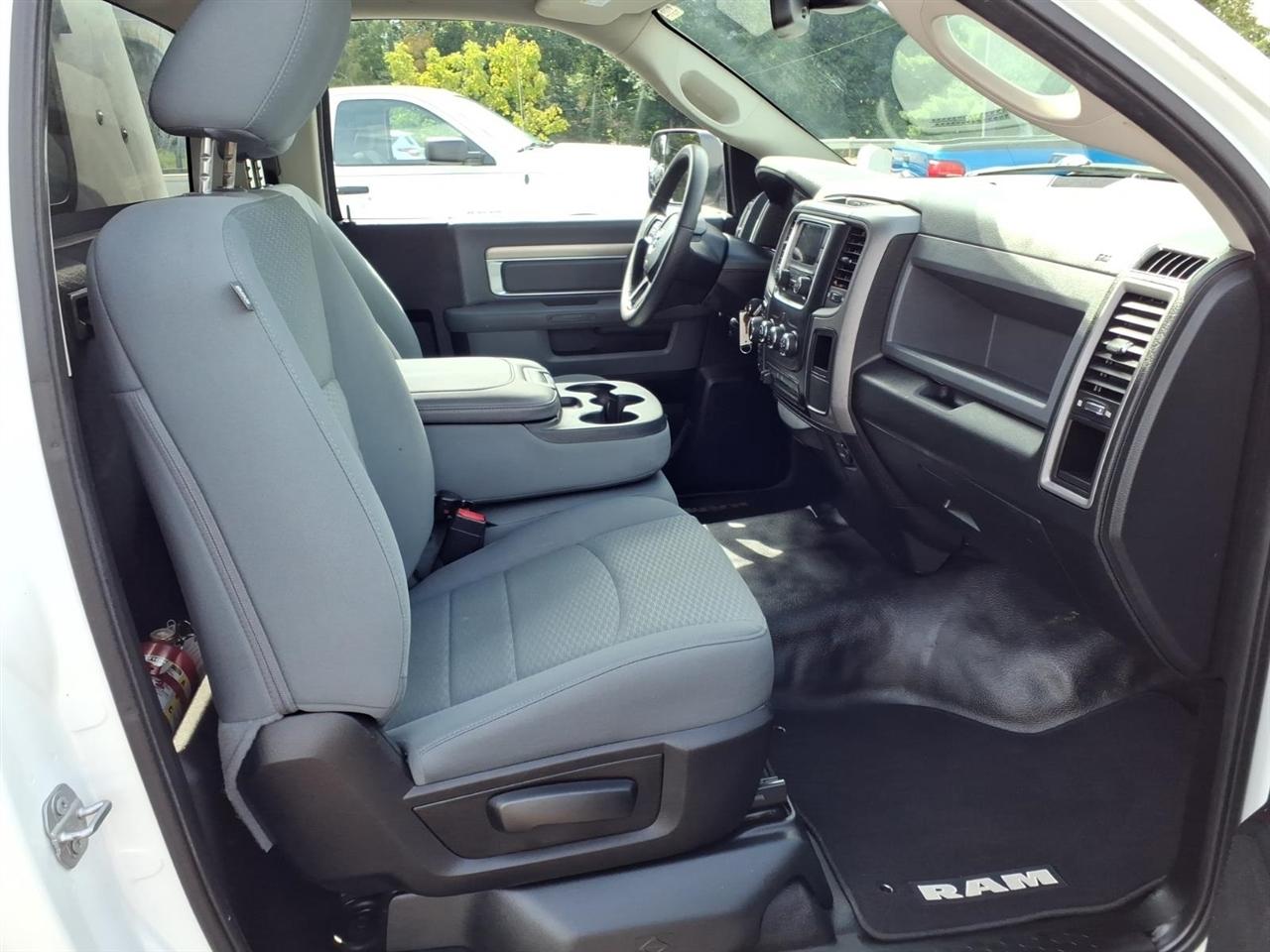 RAM 1500 Classic Tradesman 4x4 Reg Cab 8' Box 2019