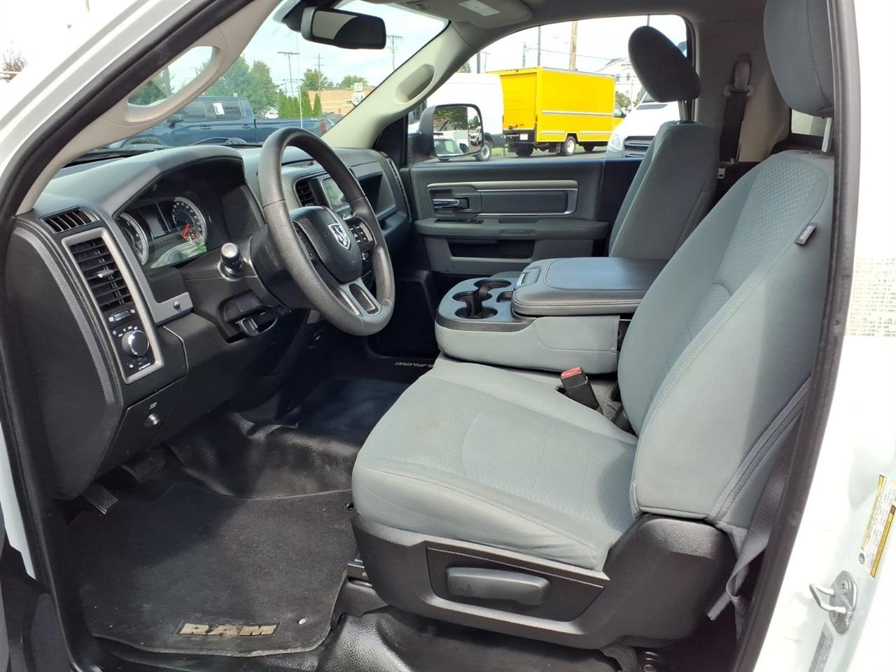 RAM 1500 Classic Tradesman 4x4 Reg Cab 8' Box 2019