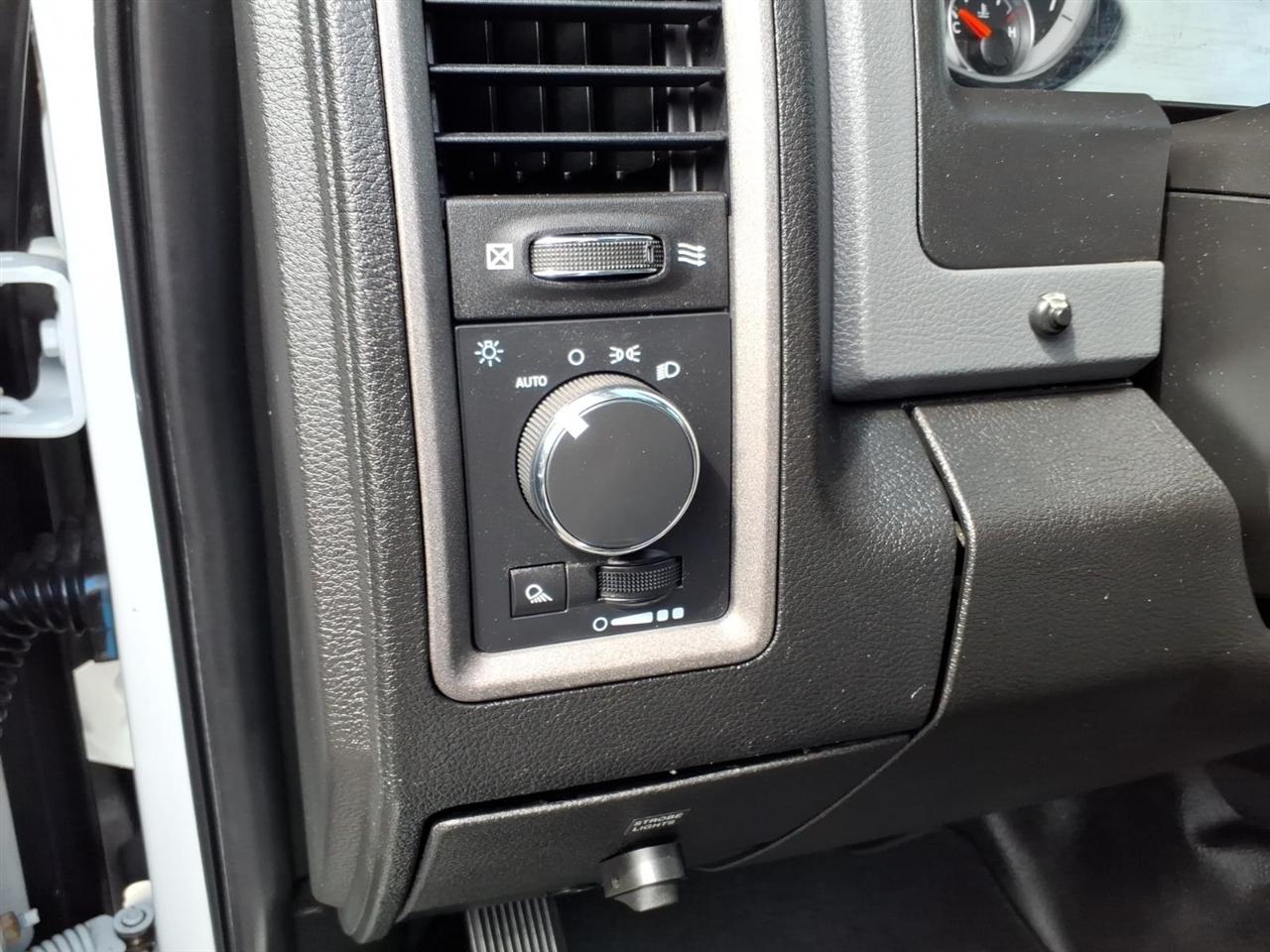 RAM 1500 Classic Tradesman 4x4 Reg Cab 8' Box 2019