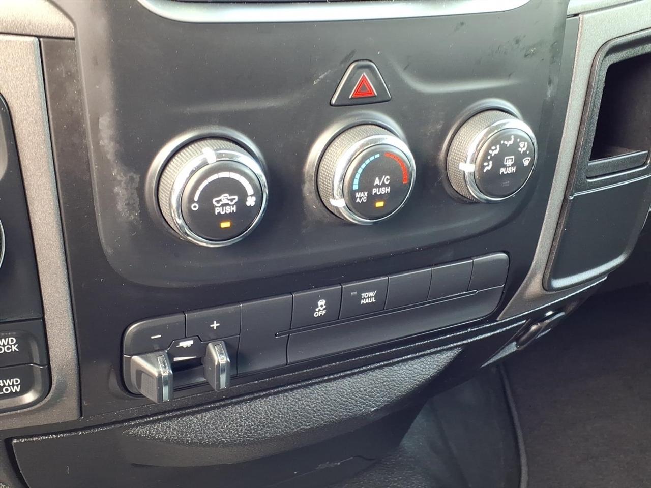 RAM 1500 Classic Tradesman 4x4 Reg Cab 8' Box 2019