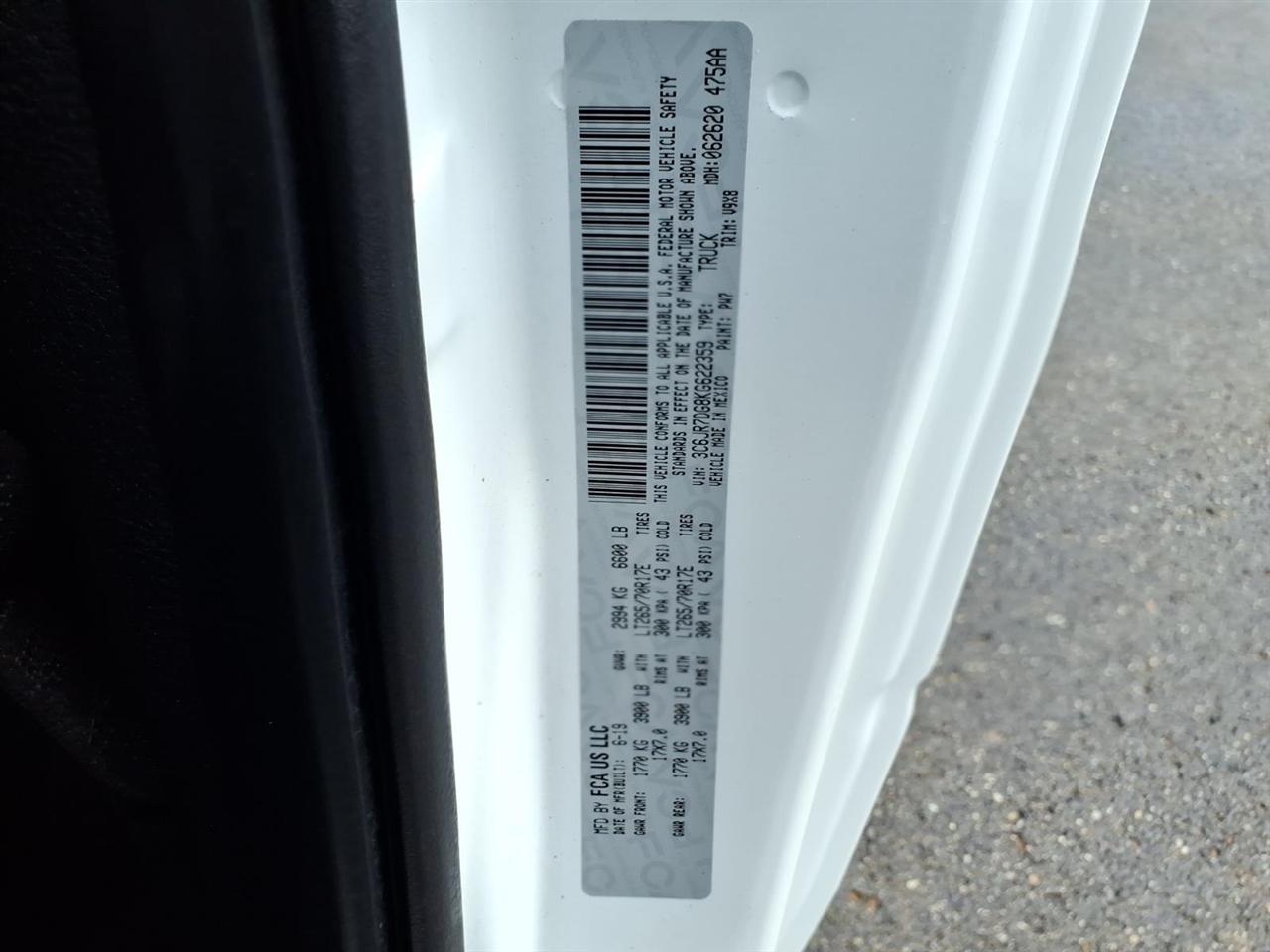 RAM 1500 Classic Tradesman 4x4 Reg Cab 8' Box 2019