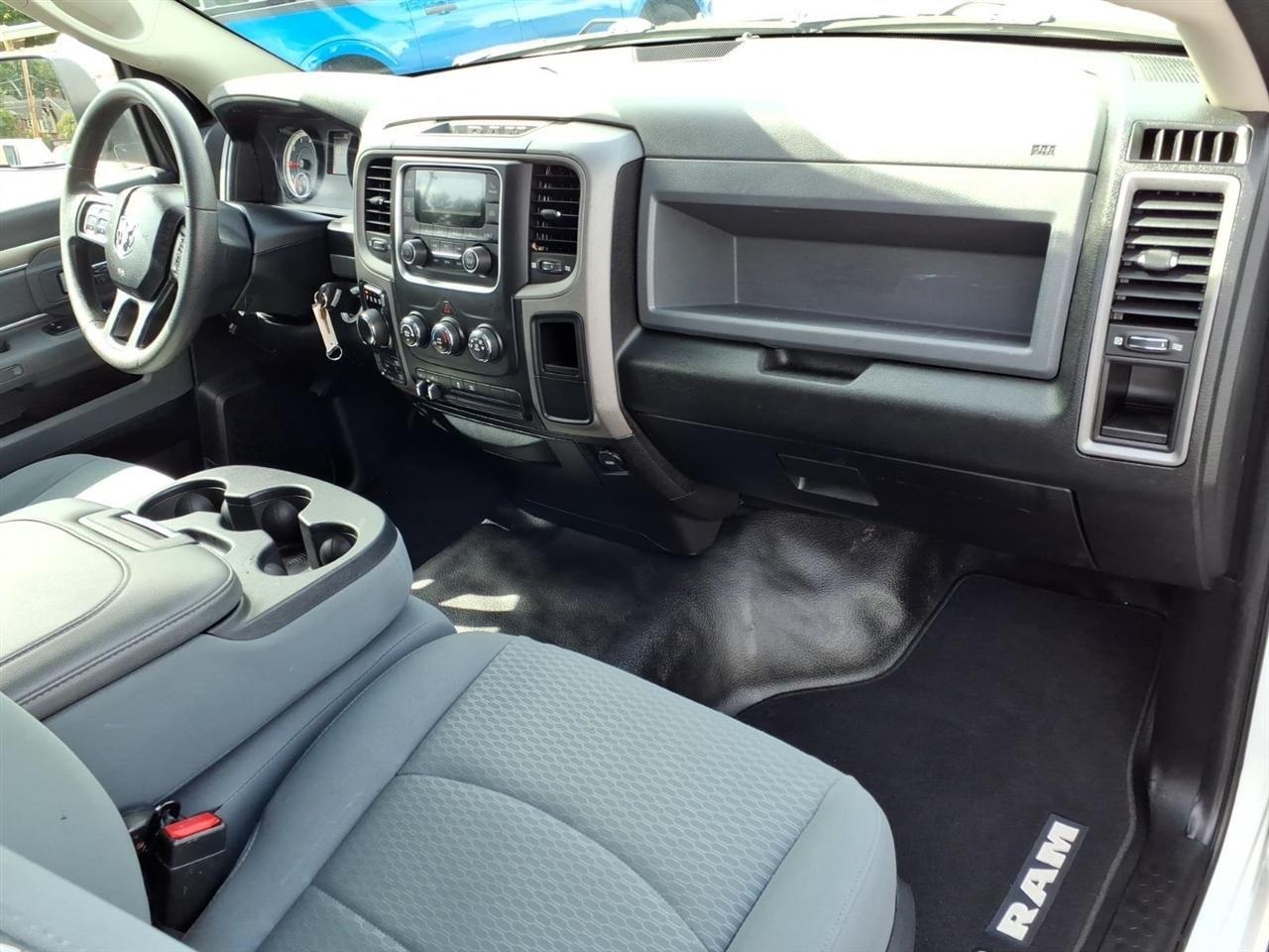 RAM 1500 Classic Tradesman 4x4 Reg Cab 8' Box 2019