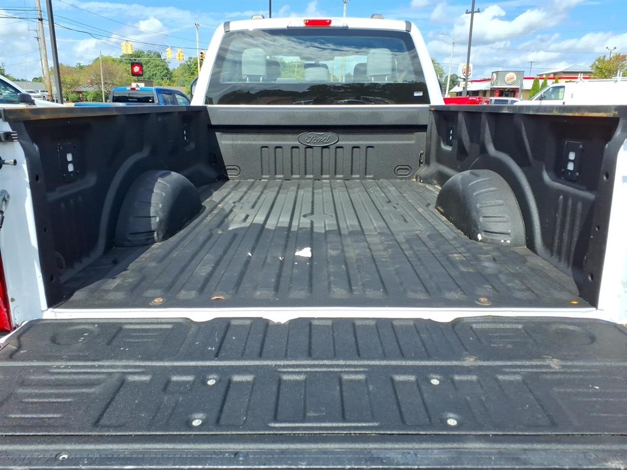 Ford Super Duty F-250 SRW XL 4WD SuperCab 8' Box 2023