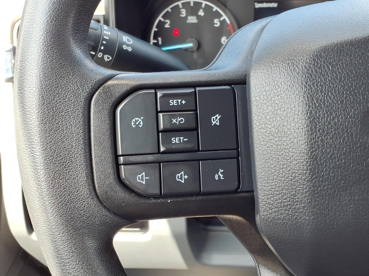 Ford Super Duty F-250 SRW XL 4WD SuperCab 8' Box 2023