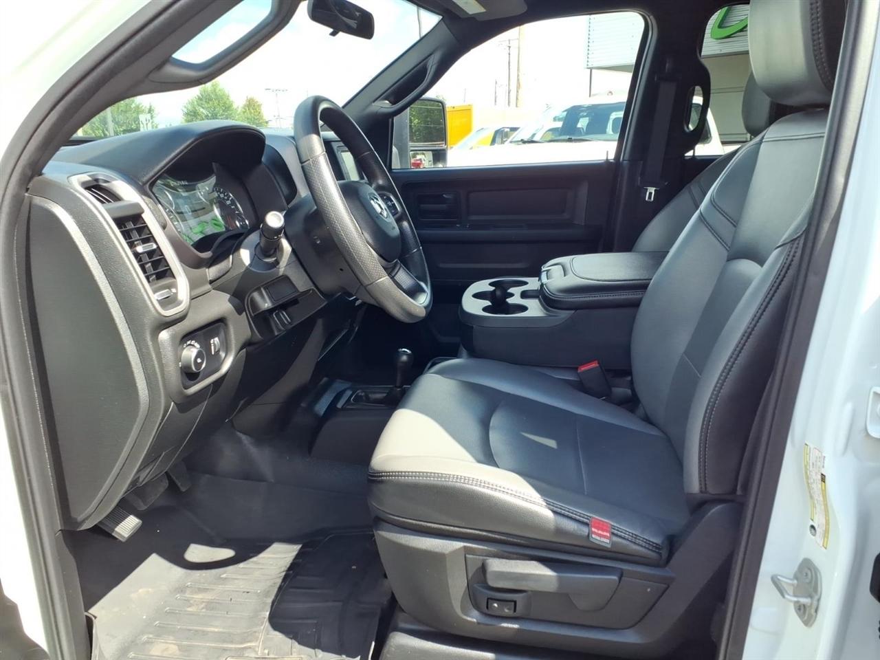 RAM 2500 Tradesman 4x4 Crew Cab 6'4" Box 2024