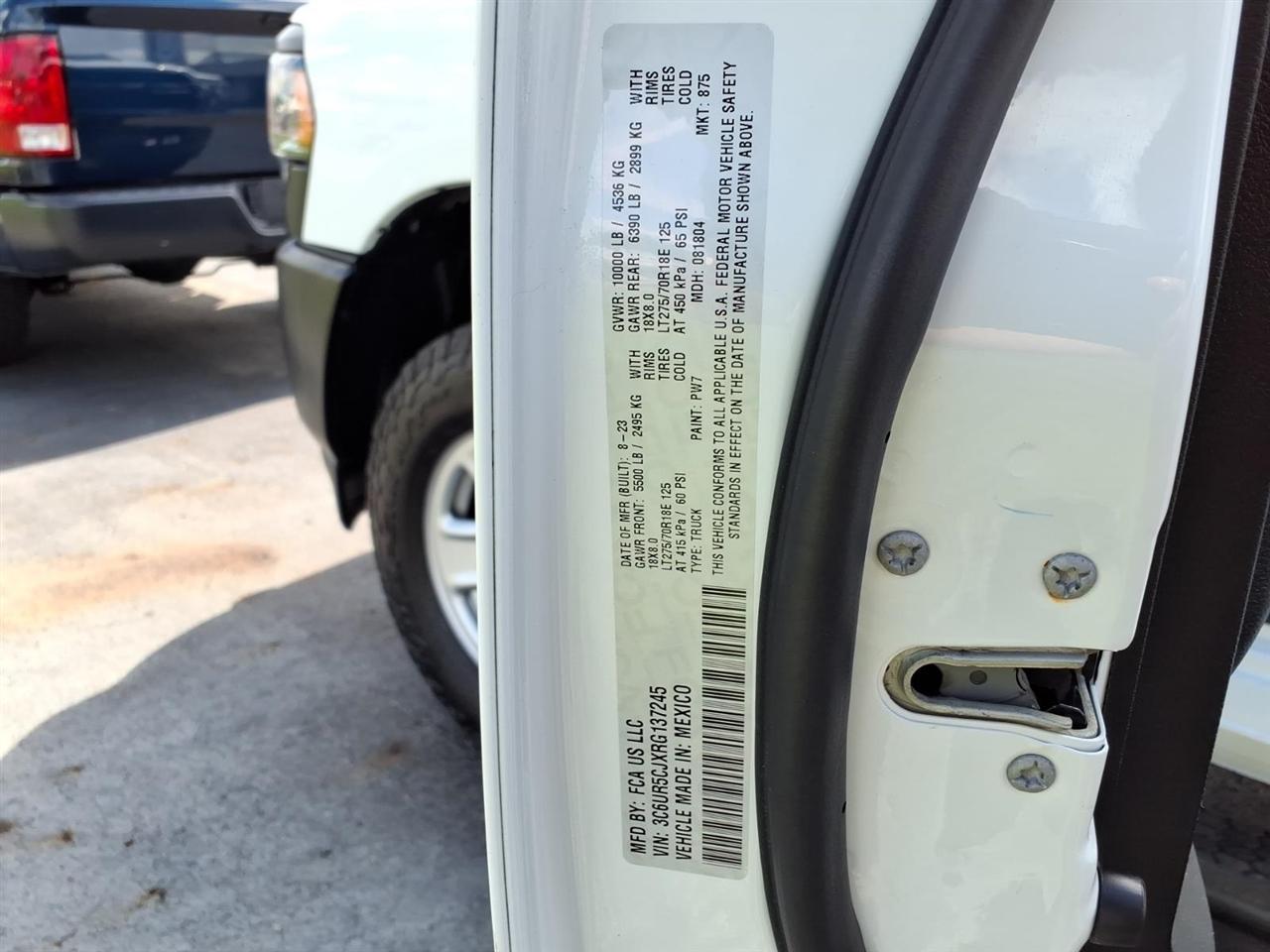 RAM 2500 Tradesman 4x4 Crew Cab 6'4" Box 2024