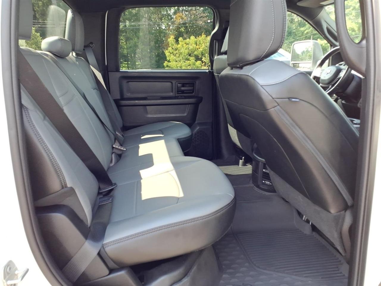 RAM 2500 Tradesman 4x4 Crew Cab 6'4" Box 2024