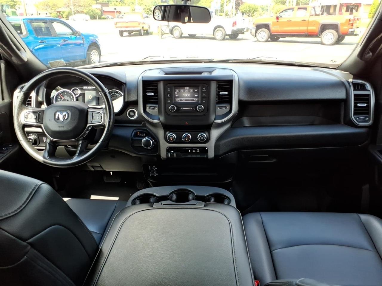 RAM 2500 Tradesman 4x4 Crew Cab 6'4" Box 2024