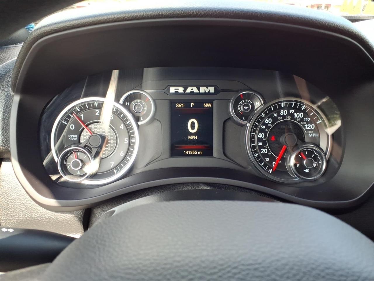 RAM 2500 Tradesman 4x4 Crew Cab 6'4" Box 2024