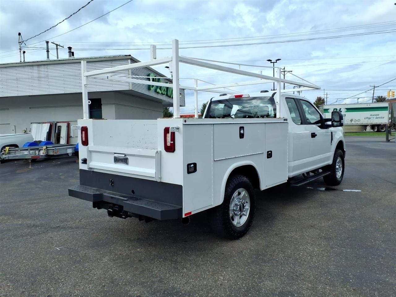 Ford Super Duty F-250 SRW Lariat 4WD SuperCab 8' Box 2022