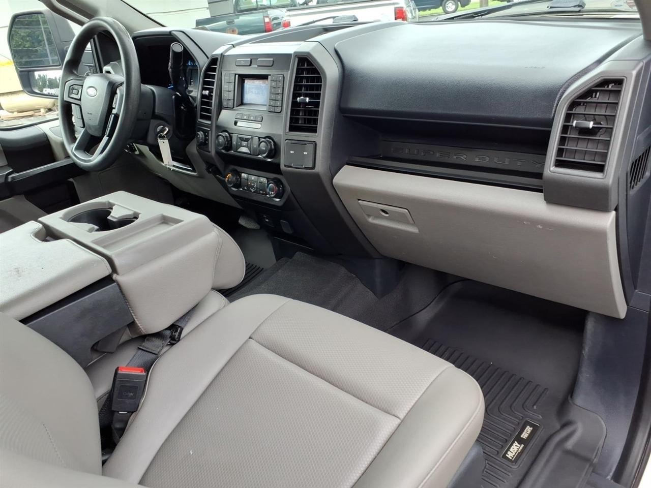 Ford Super Duty F-250 SRW XL 2WD SuperCab 8' Box 2022