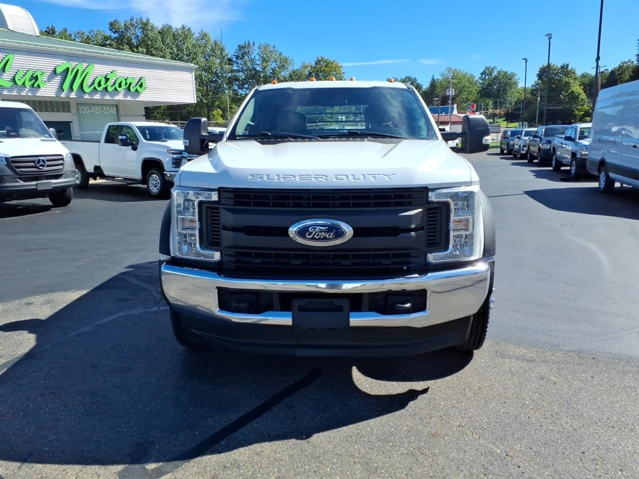 Ford Super Duty F-450 DRW Lariat 4WD Crew Cab 179" WB 60" CA 2019