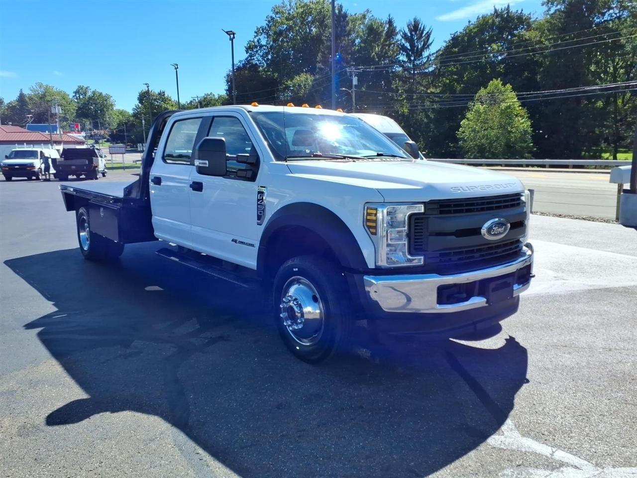 Ford Super Duty F-450 DRW Lariat 4WD Crew Cab 179" WB 60" CA 2019
