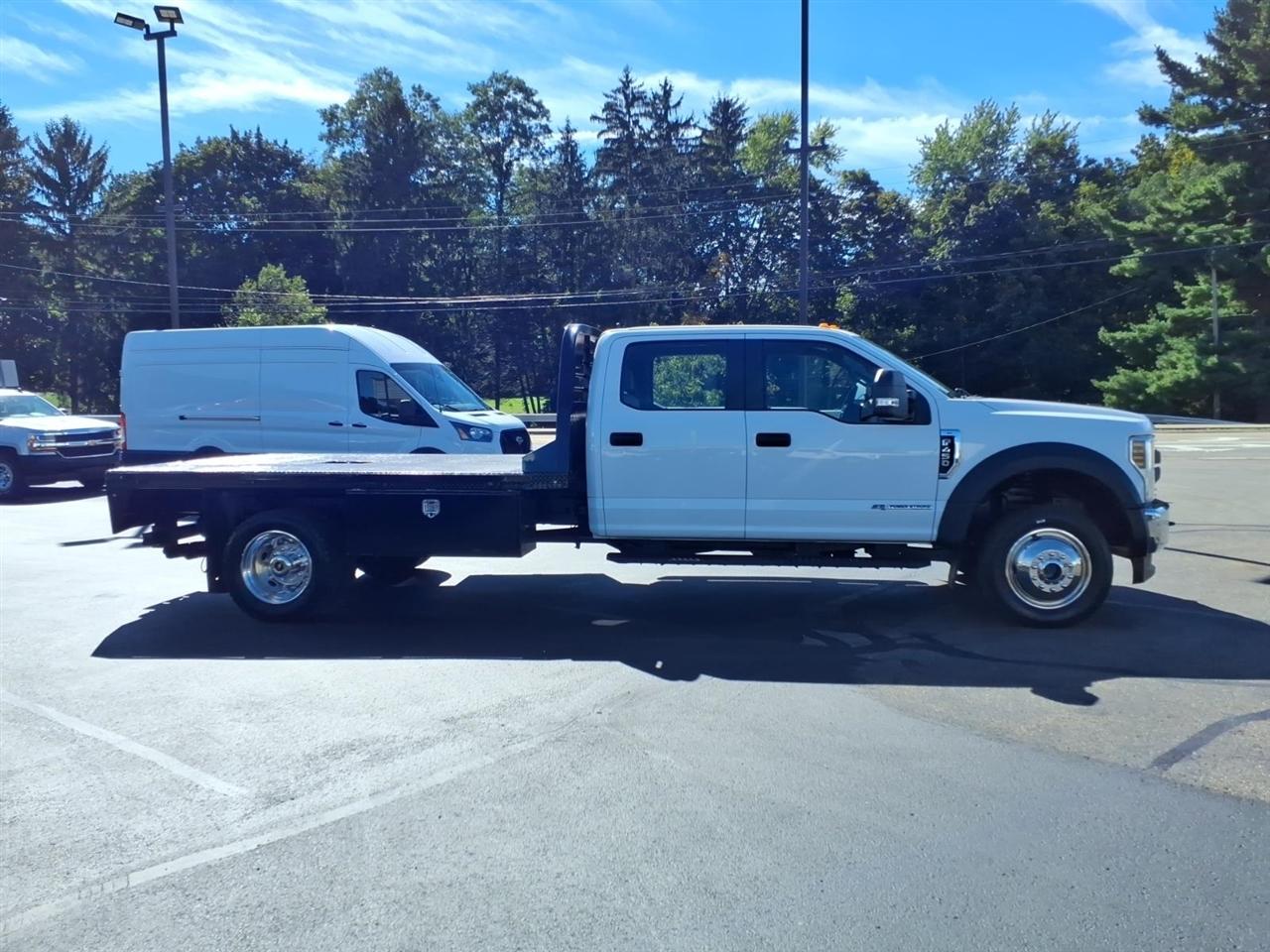 Ford Super Duty F-450 DRW Lariat 4WD Crew Cab 179" WB 60" CA 2019