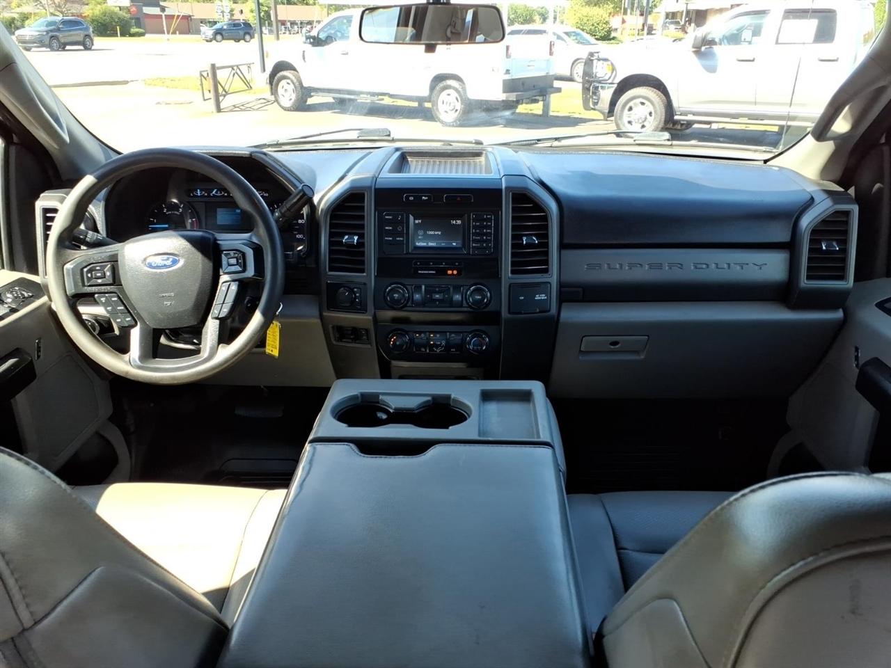 Ford Super Duty F-450 DRW Lariat 4WD Crew Cab 179" WB 60" CA 2019