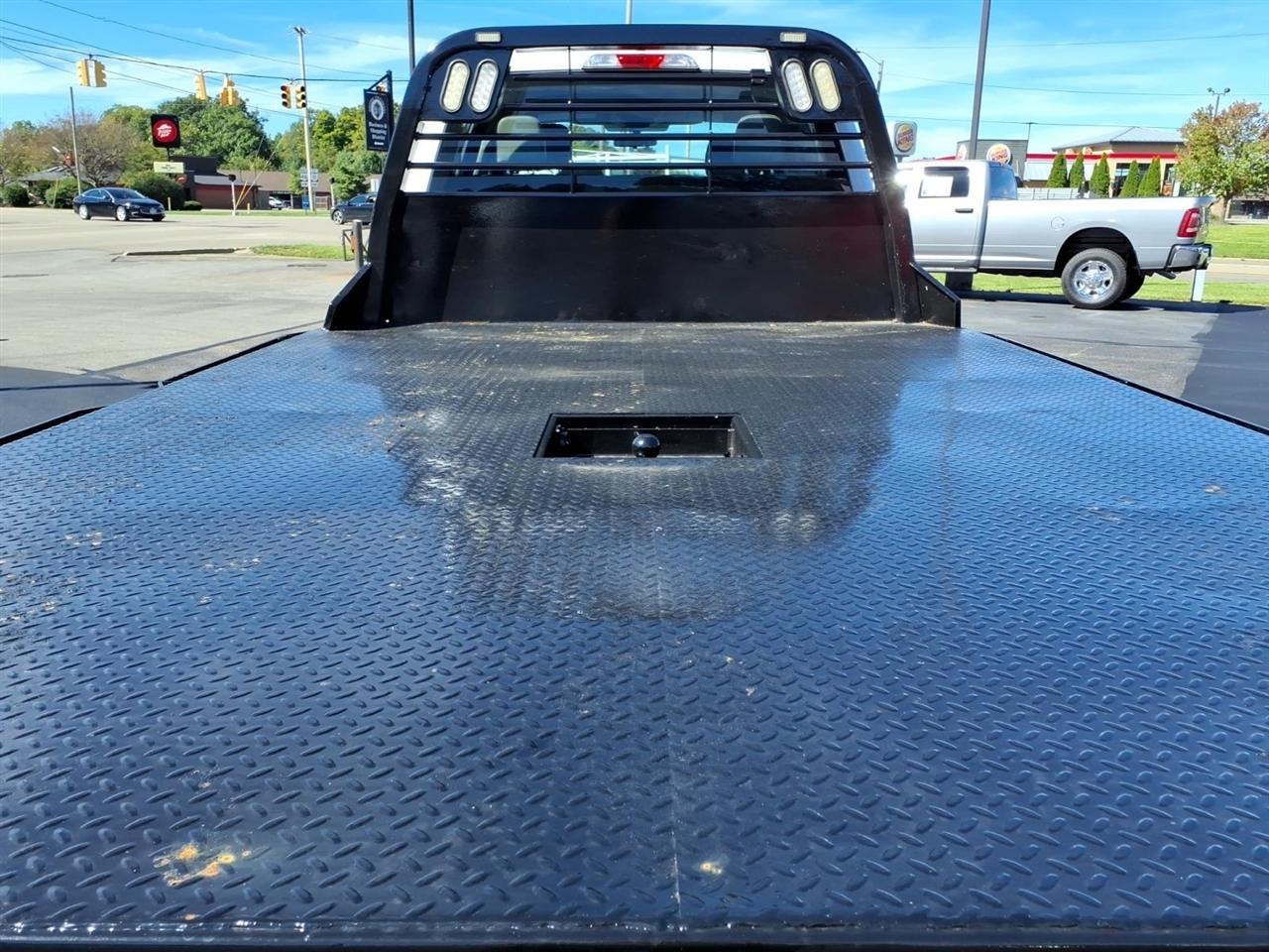 Ford Super Duty F-450 DRW Lariat 4WD Crew Cab 179" WB 60" CA 2019