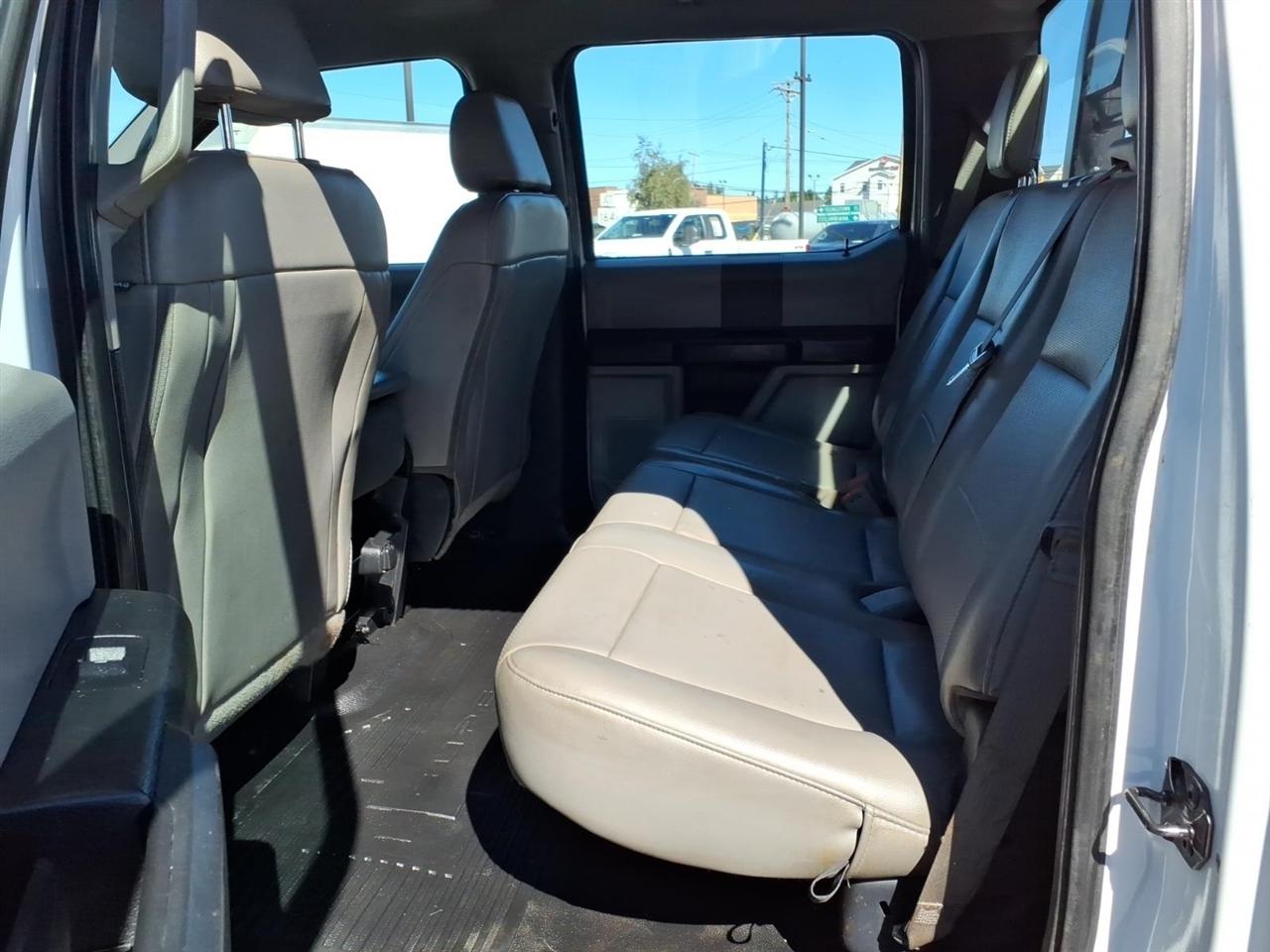 Ford Super Duty F-450 DRW Lariat 4WD Crew Cab 179" WB 60" CA 2019