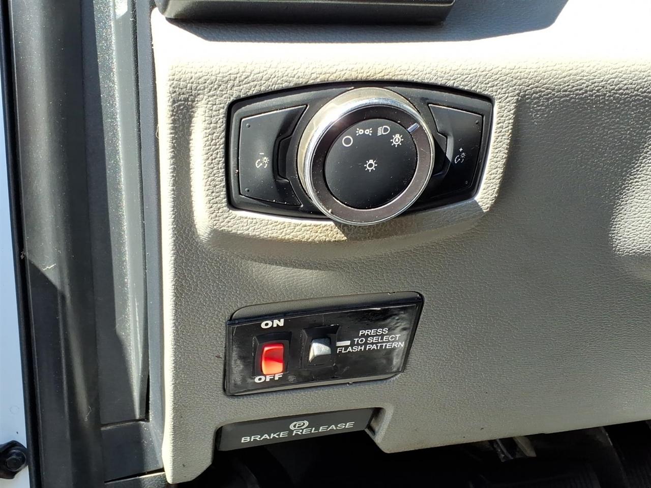 Ford Super Duty F-450 DRW Lariat 4WD Crew Cab 179" WB 60" CA 2019