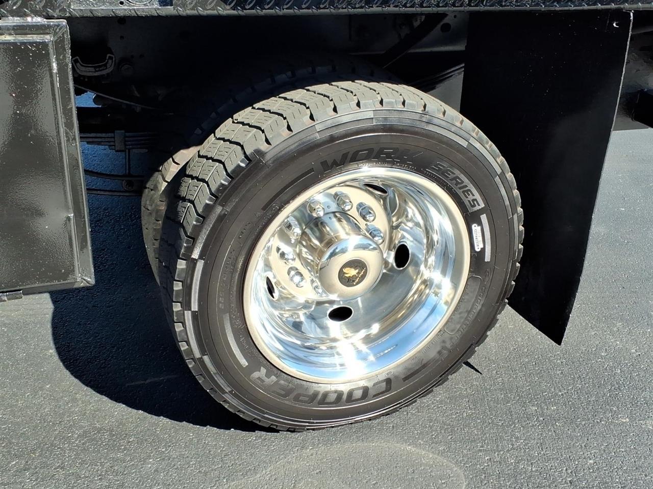 Ford Super Duty F-450 DRW Lariat 4WD Crew Cab 179" WB 60" CA 2019