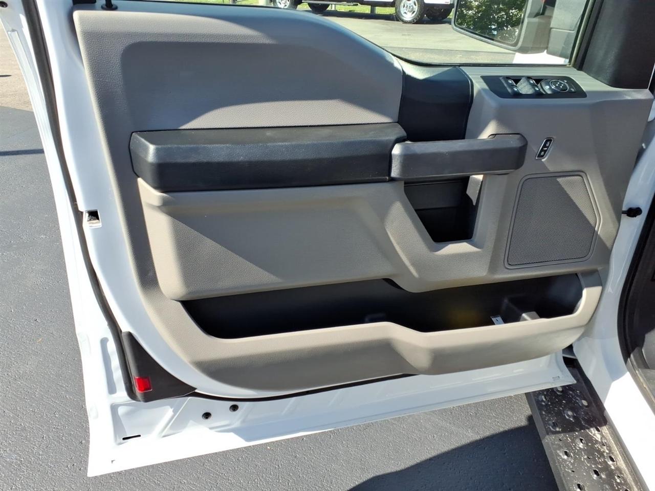 Ford F-150 XL 4WD Reg Cab 8' Box 2020