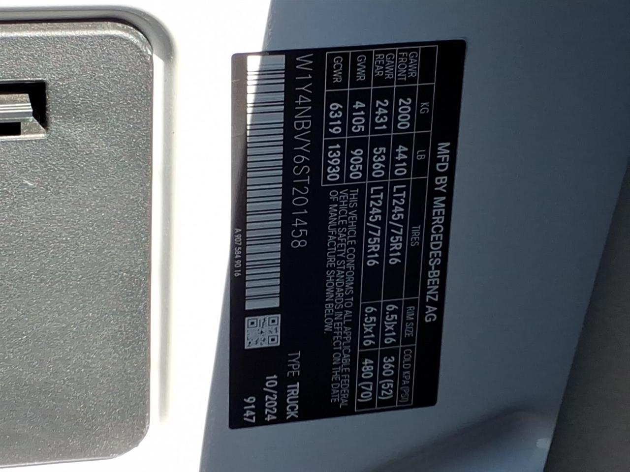 Mercedes-Benz Sprinter Cargo Van 2500 Standard Roof I4 Diesel HO 144" AWD 2025