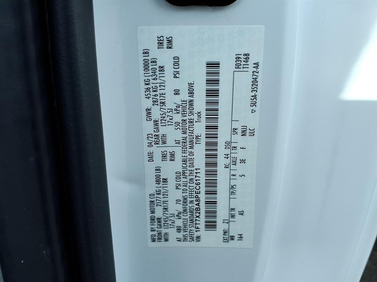 Ford Super Duty F-250 SRW XL 4WD SuperCab 8' Box 2023