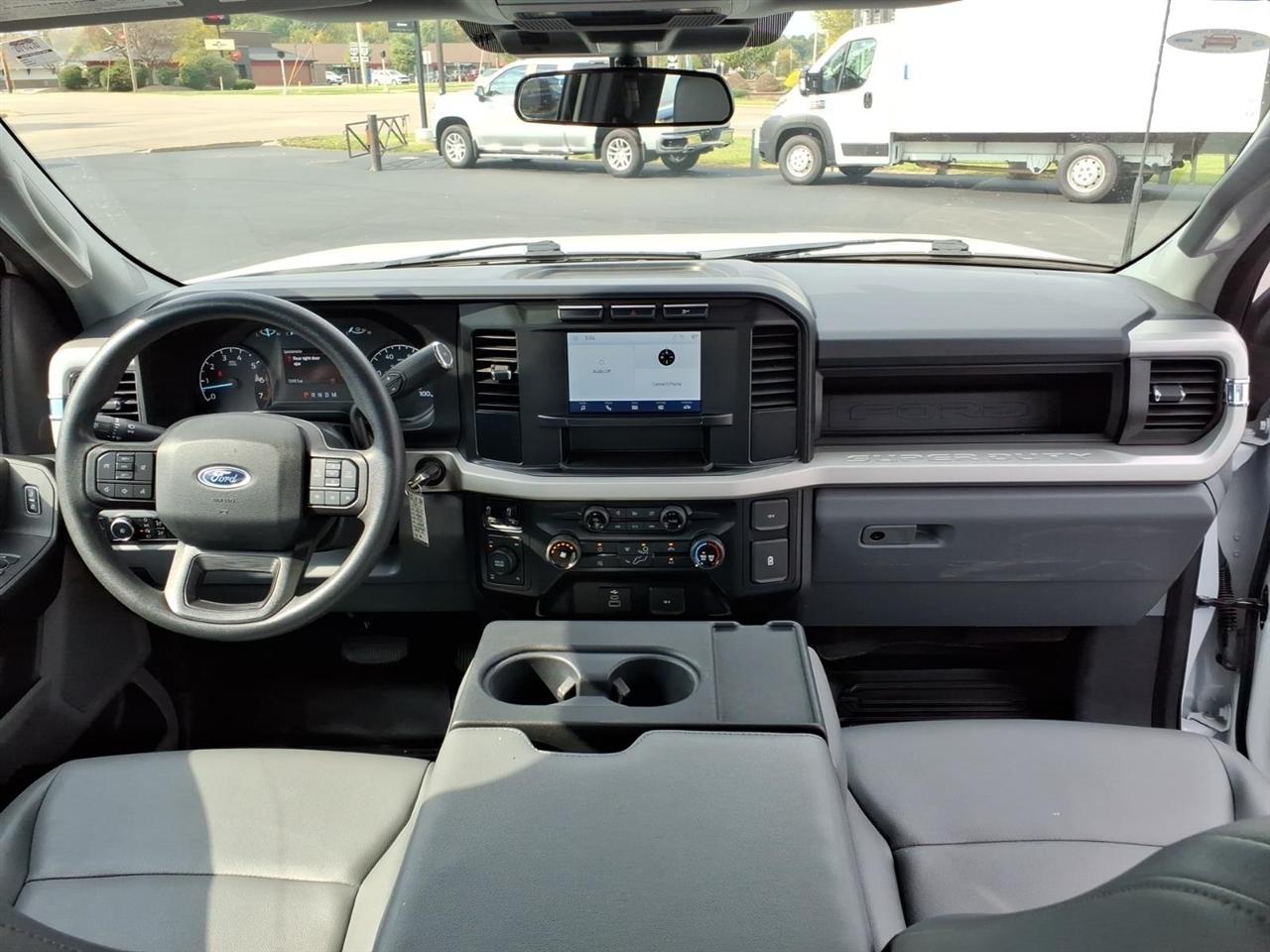 Ford Super Duty F-250 SRW XL 4WD SuperCab 8' Box 2023