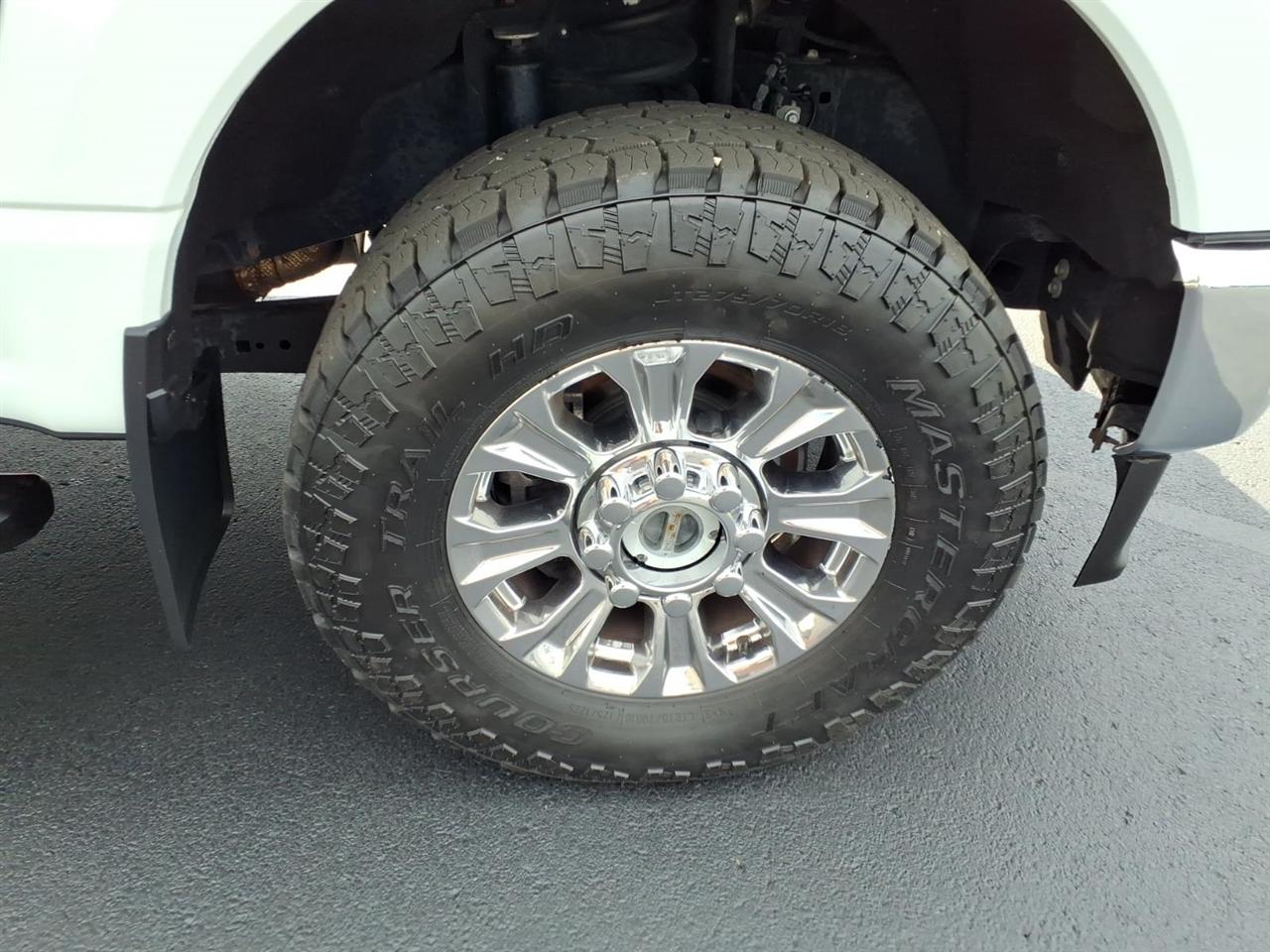 Ford Super Duty F-250 SRW XL 4WD SuperCab 8' Box 2023