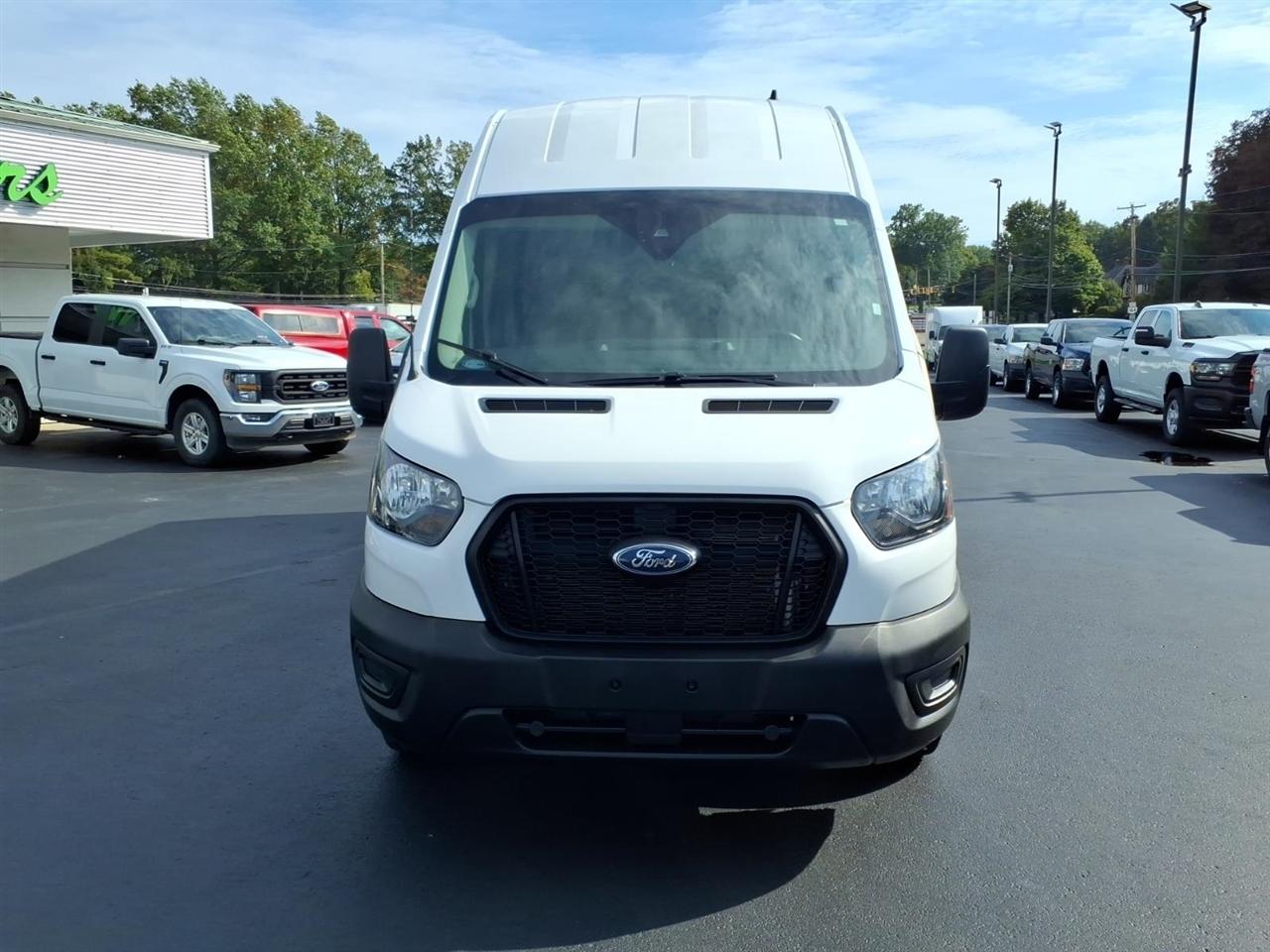 Ford Transit Cargo Van T-250 148" EL Hi Rf 9070 GVWR RWD 2022