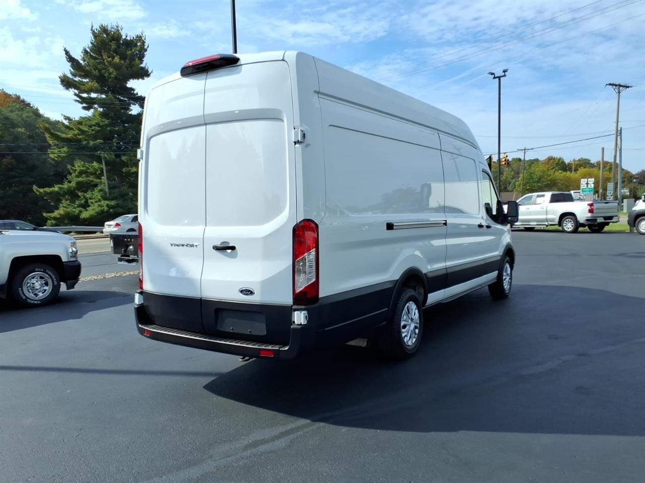 Ford Transit Cargo Van T-250 148" EL Hi Rf 9070 GVWR RWD 2022