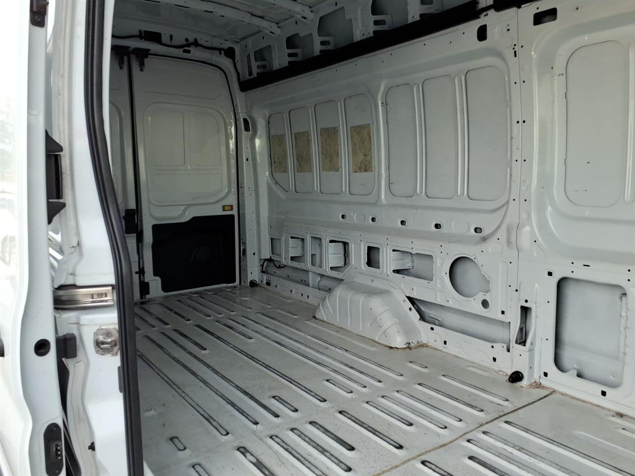 Ford Transit Cargo Van T-250 148" EL Hi Rf 9070 GVWR RWD 2022