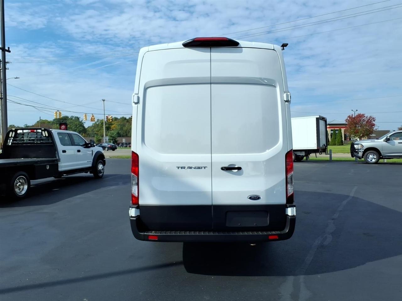 Ford Transit Cargo Van T-250 148" EL Hi Rf 9070 GVWR RWD 2022