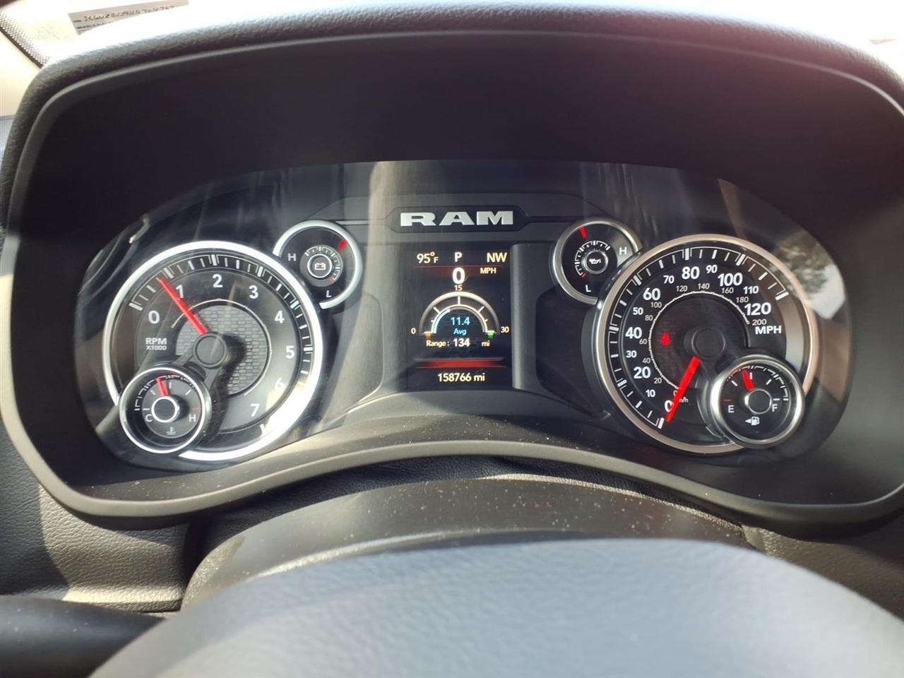 RAM 2500 Big Horn 4x4 Crew Cab 8' Box 2019
