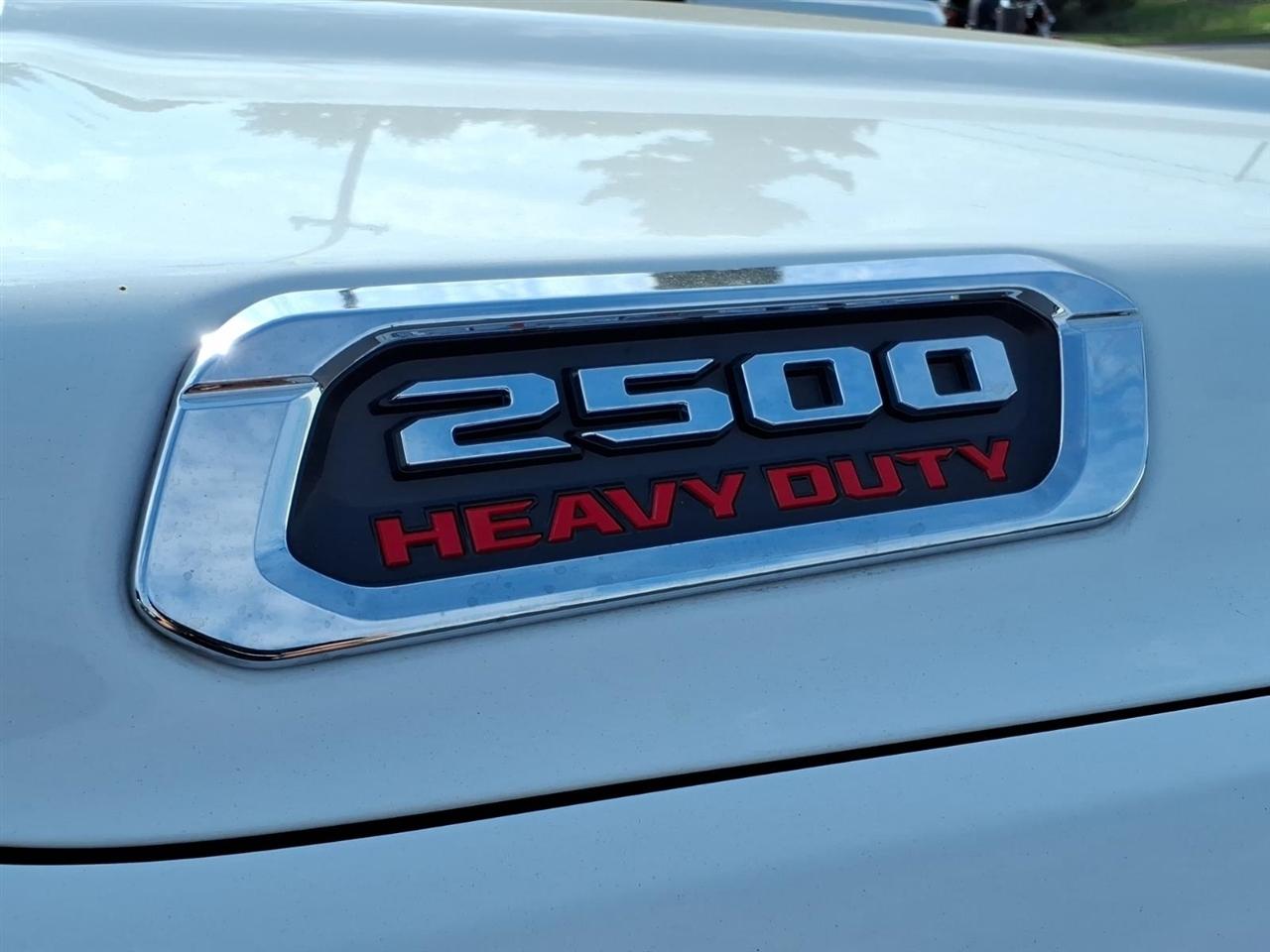 RAM 2500 Big Horn 4x4 Crew Cab 8' Box 2019
