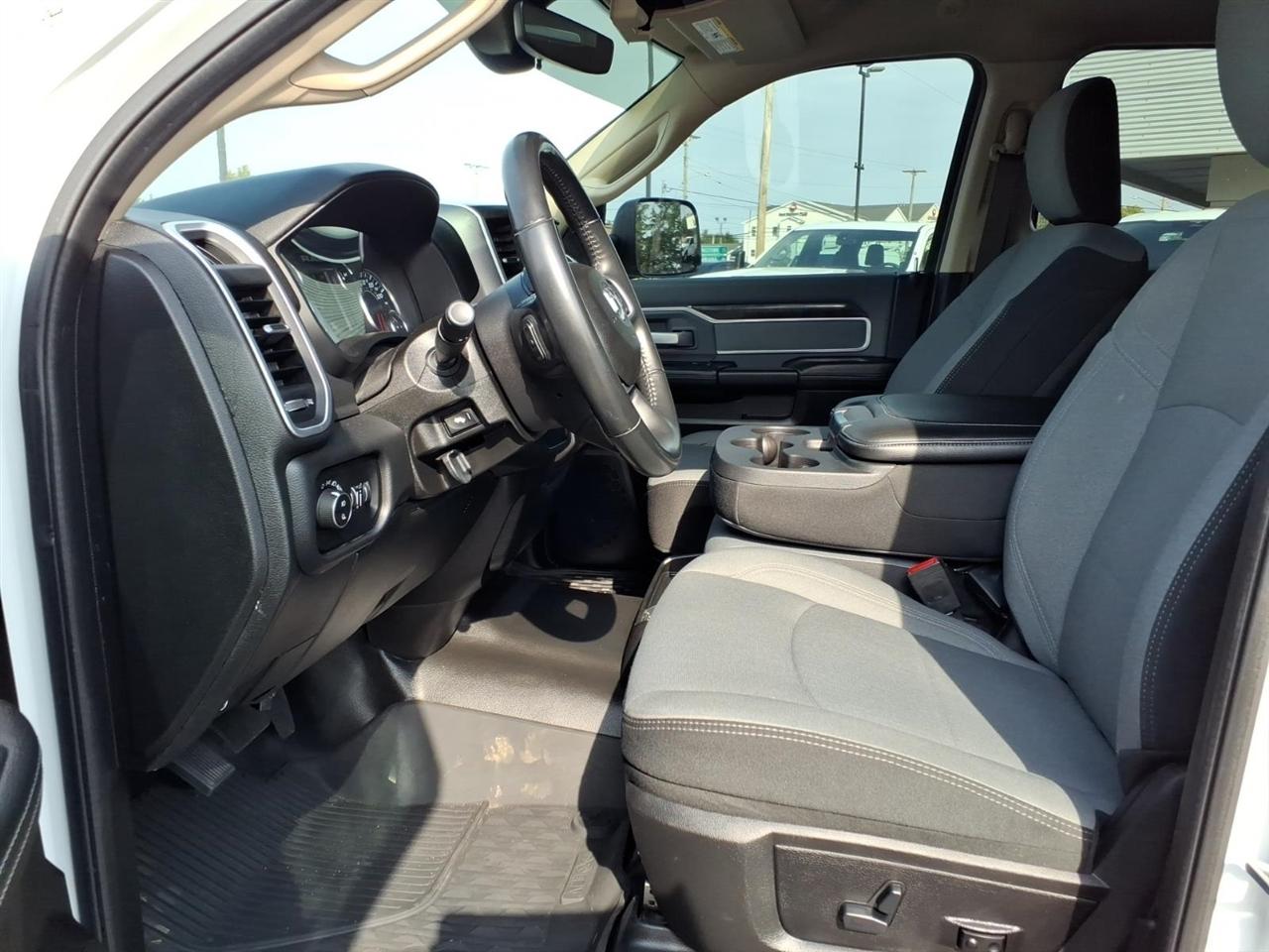 RAM 2500 Big Horn 4x4 Crew Cab 8' Box 2019