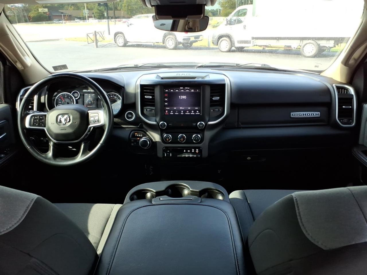 RAM 2500 Big Horn 4x4 Crew Cab 8' Box 2019